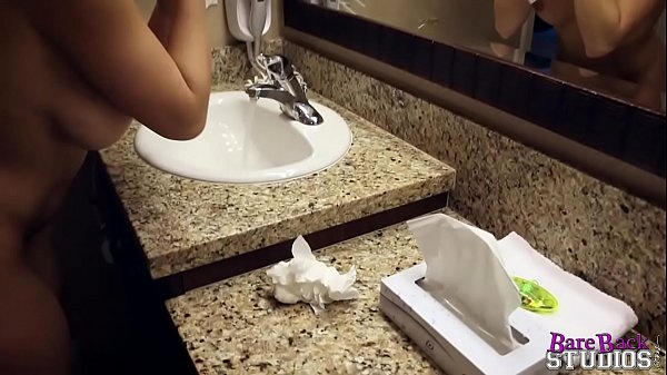 Cristi Ann in vacanza con la famiglia adottiva - Prima scopata nel culo (HD.mp4)