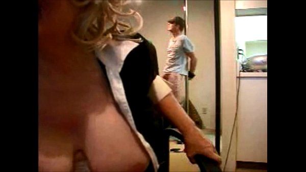 Il capo femminile lega e schiaffeggia la sua cagna - Film della porno star Zoe