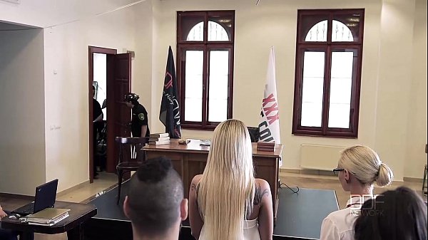 XXX Justice - Juez ordena sexo grupal caliente y tratamiento con DP