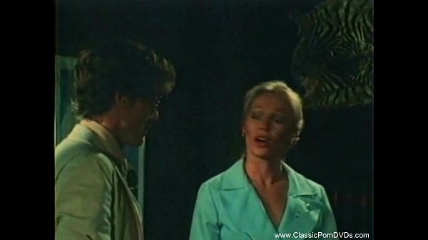 Grosso cazzo classico per una MILF pelosa