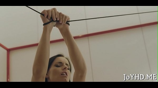 法定年龄青少年为铁杆加宽双腿