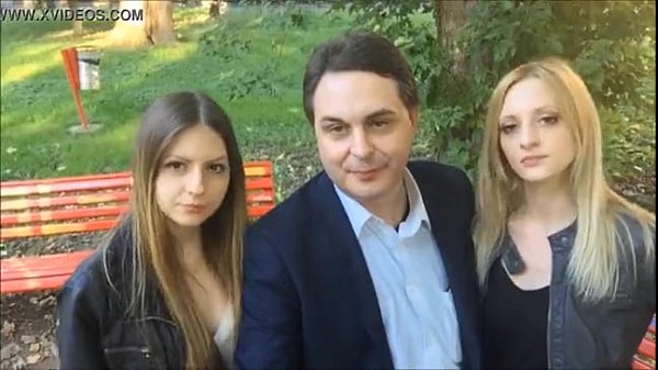 Andrea Dipre insegna alle future pornostar come comportarsi nei parchi