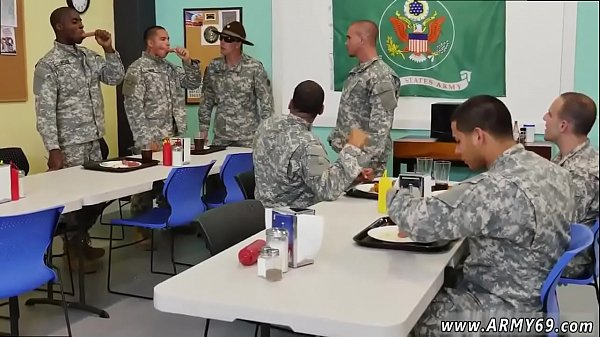 Vidéos d'adolescents ayant des relations sexuelles avec un gay Yes Drill Sergeant !