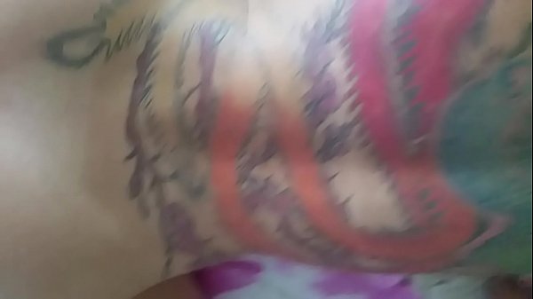 Sabryna giving her tail to the male eater!