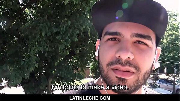 LatinLeche – Ungepflegter Hengst schließt sich einem Gay-For-Pay-Porno an