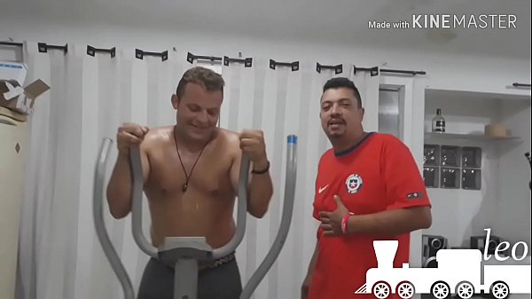 Haciendo ejercicio y masturbándose para ti Paty Butt- El toro de oro