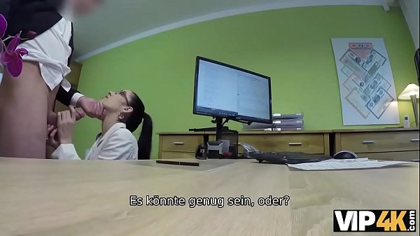 VIP4K. Loan fickt gerne das Gesicht und die Vagina des Musikers