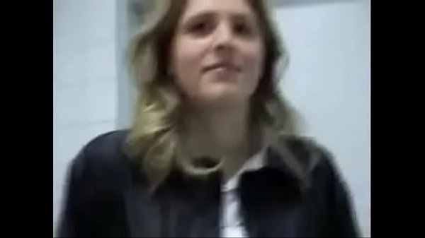 Fucking the babe in the college bathroom