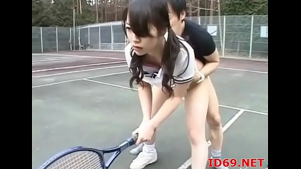 Un chinois fou arrête le temps et baise ses camarades de classe