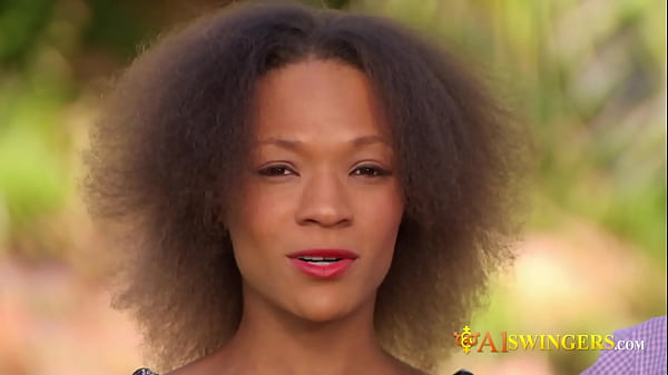 Swinger couple makes a steamy entrance at the mansion'_s party