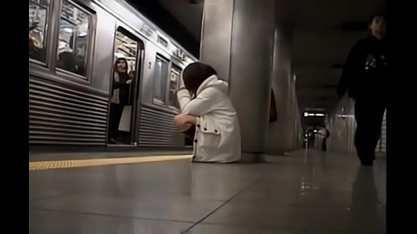 Japanese girl groped in a train with no panties