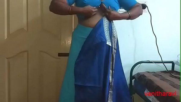 desi Indiano tamil tia telugu tia kannada tia malayalam tia Kerala tia hindi bhabhi esposa traidora com tesão vanitha vestindo saree mostrando peitos grandes e buceta raspada Tia trocando de vestido pronto para festa e fazendo vídeo
