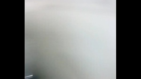 Junger Kolumbianer mit einer vielversprechenden Zukunft im erotischen Tanz