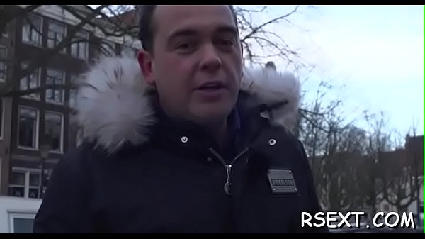 Sexy corpulent hooker gets finger fucked and gives steamy blowjob