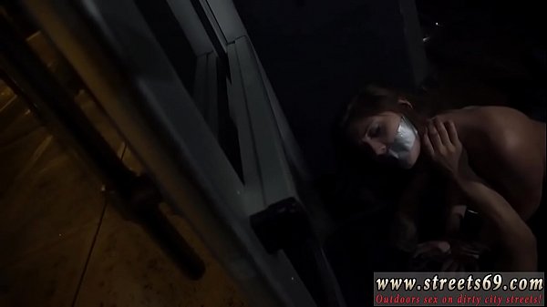 Flasche im Freien, rauchiger Schatz, JoJo Kiss ist pleite und allein