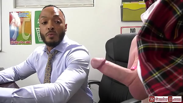 Trans Shiri Allwood senza preservativo da un insegnante nero