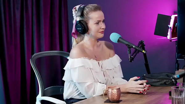 LOLA MELNYCK | UN UOMO DEVE AVERE UN GRANDE CAZZO E UNA BUONA LINGUA