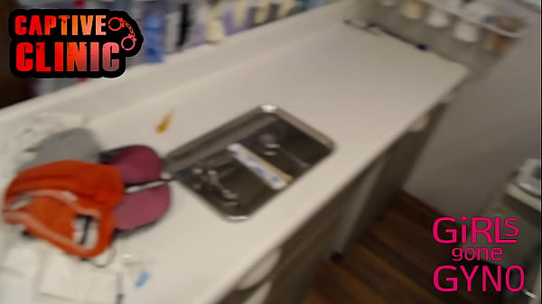 Destiny Cruz se folla al doctor Tampa en la sala de exámenes clínicos durante una transmisión en vivo mientras está en cuarentena durante la pandemia de Covid 2020 en la cámara web de Chaturbate VIDEO COMPLETO Parte 6 de 27 Reup