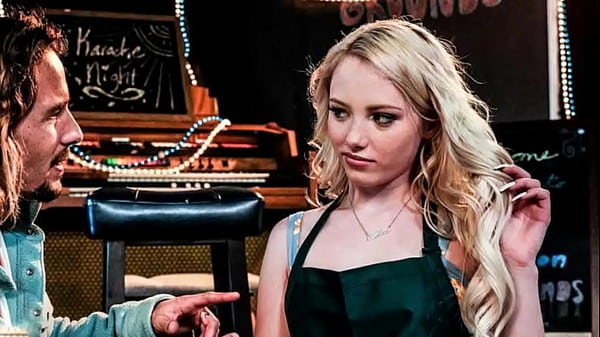 Die blonde Kellnerin Dixie Lynn verliert ihre Jungfräulichkeit für den Musiker Tyler Nixon – Ganzer Film auf FreeTaboo.Net