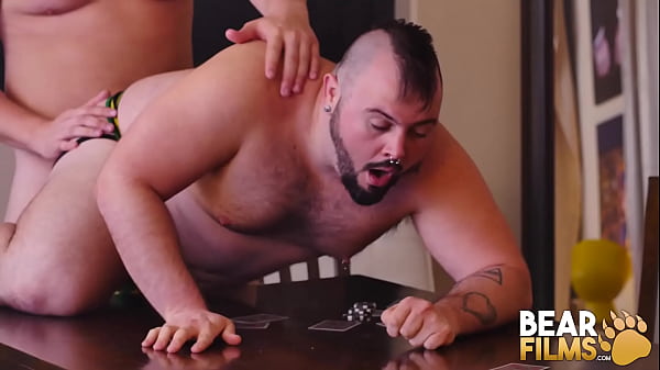 BEARFILMS Orso dominante Lion Reed Barebacks Fat Dean Gauge