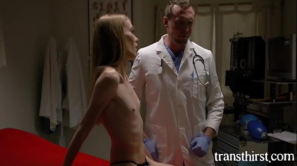 Tienes una condición que requiere una succión intensa - Pierce Paris, Crystal Thayer