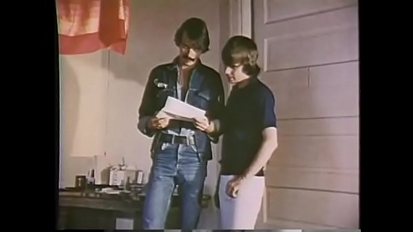 Ein paar geile Wollmäuse genießen es, abwechselnd Flammen zu haben