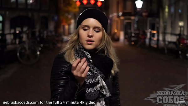 Virtual_reality Teen neckt – herrlich