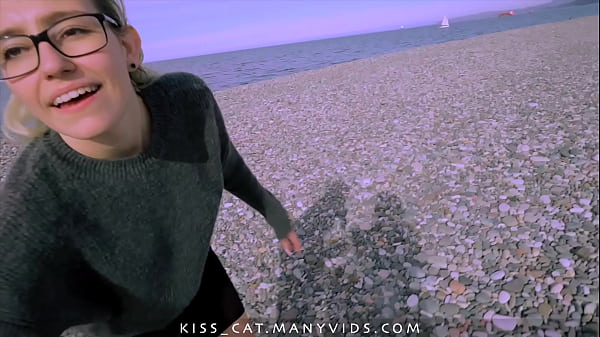 Amazing amazing Teen shows off