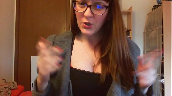 Prima sessione bagnata mi spoglio e mi preparo per uno squirting bollente, sei pronto?