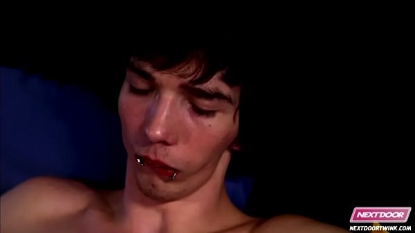 Il grosso cazzo Max Payne scopa un ragazzo