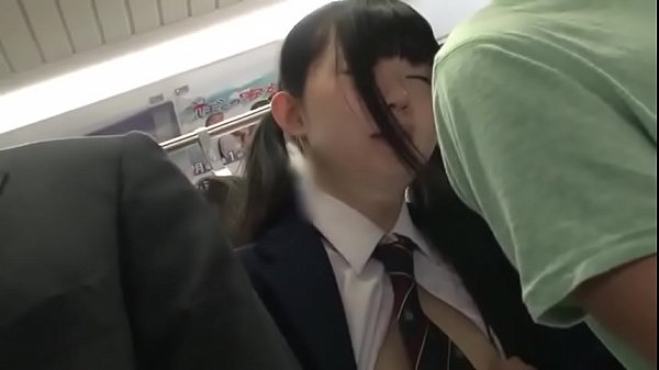 Mezcla de adolescentes japoneses calientes siendo maltratados