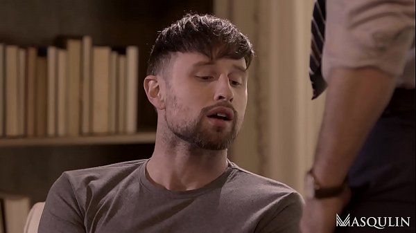 德鲁·迪克森 (DREW DIXON) 的密集治疗变成了与他的顾问皮尔斯·帕里斯 (PIERCE PARIS) 的激烈性爱