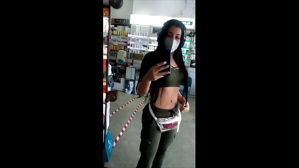 Argie tgirl transexual puta le encanta grabar vídeos de selfies en el espejo