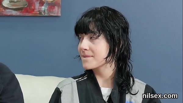 Eigenartiger Teenager wurde zur schmerzhaften Therapie in die Irrenanstalt gebracht