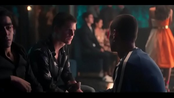 palestino sobrancelhudo enfiando garrafa no cu do branquelo da elite