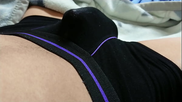 Éjaculation dans le pantalon, presser et éjaculer