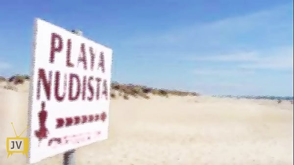 En la Playa Nudista con mi familia