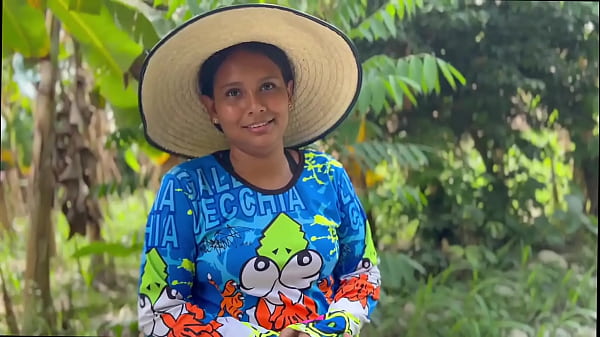 inocente campesina es follada a cambio de unas gallinas