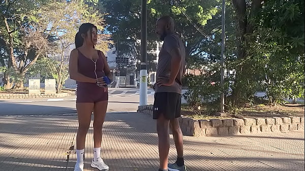 Conheci um aluno na rua, fui no apartamento dar aula grátis, acabei dando muito mais, o cara me fodeu gostoso, nem meu cuzinho, ele perdoou