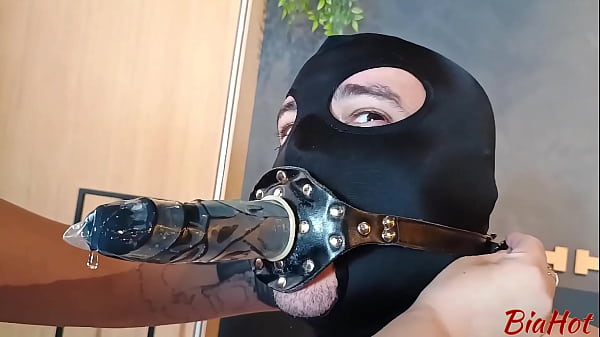 AL CORNO CATTIVO DI MIO MARITO PIACE VEDERMI SCOPATO DA UN CAZZO REGALATO DA QUESTO NEG&Atilde_O