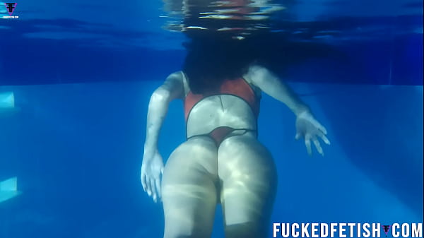 Helen Star underwater diving mask pool