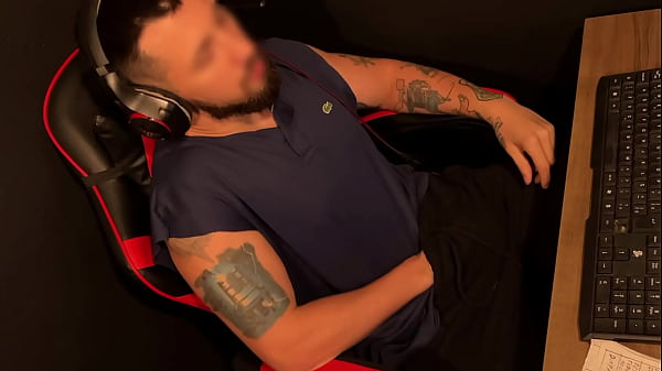 Handjob CUMING hard on the gamer chair &ndash_ filmed from above in secrecy