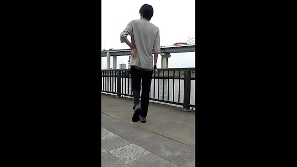 [Perverted cross-dressing] Momiji on the riverbank [Momiji Akane]