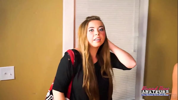 瘦瘦可爱的金发玛德琳和黑发索菲亚手指互相操对方的混蛋！