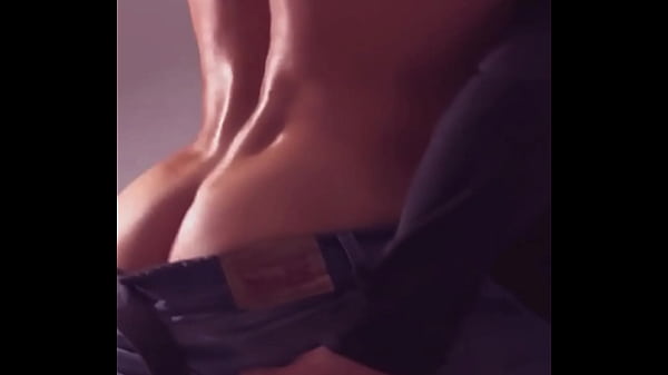 看看我的老板在酒吧喝了几杯后他的妻子在家怎么做爱