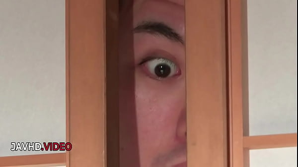 Versaute asiatische Leidenschaft bläst harten Schwanz, bevor rohes Pornoverlangen explodiert!