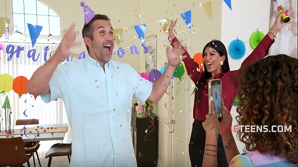 Terapia a uso gratuito per curare un sicario e la sua famiglia - Jasmine Sherni | UsaTeens