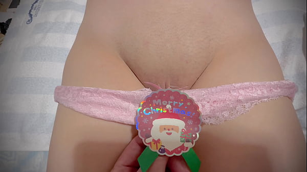 Christmas present! A virgin pussy to show for the first time!