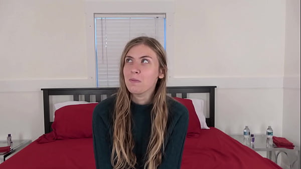 Desperate Amateurs Winter Marina Misty Scarlett und die heiße MILF Angel lassen sich in heißer Swinger-Action ihre großen Titten und engen Fotzen hart von großen Schwänzen knallen