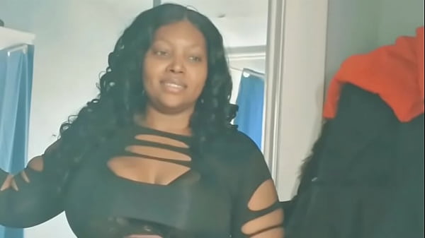 Beetlejuice me folló mientras sus amigos fantasmas miraban